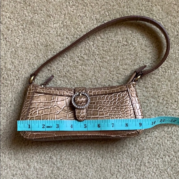 Gold Vinyl Purse - Picture 3 of 7